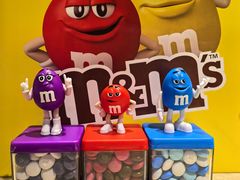 -m豆巧克力世界(上海世茂广场店)