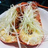 一只帝王蟹1598元，一只澳龙1380元