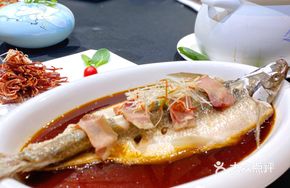 Ham and Mandarin Fish Steamed with Yellow Rice Wine