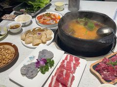 -贵府酸汤牛肉火锅·贵州老字号(飞山街店)