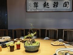 -头上红煨盐鸡·非遗院子餐厅