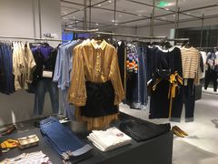 -URBAN REVIVO(欢乐海岸购物中心店)