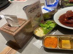 -草家酱蟹炭火烤肉店(珲春南路一店)