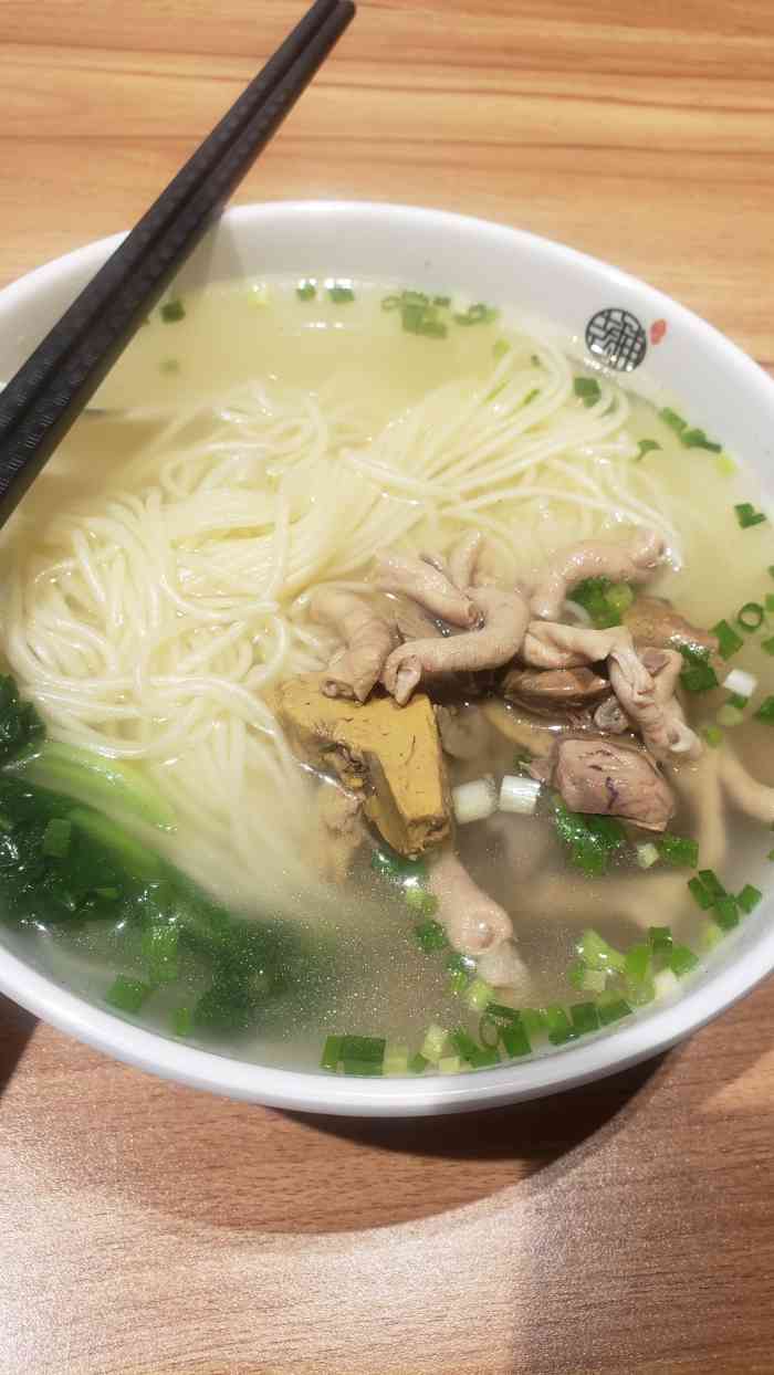 打分 6块钱的特价鸡杂汤面~ 鸡杂很多 鸡汤底 良心价呀