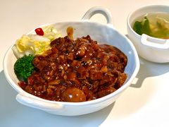 私房卤肉饭-露露家咖啡店