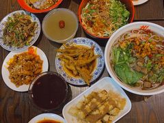 -爆炸头阿姨小四川正宗川味小吃(无任何分店)