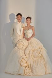 -至臻微拉婚纱摄影