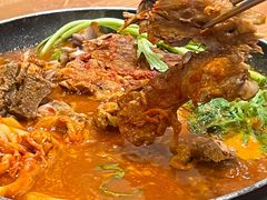 土豆排骨火锅-喇喇排骨火锅·传统韩式脊骨汤(望京西园总店)