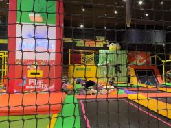 -蹦蹦跳跳(新奥购物中心店)