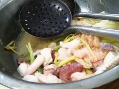 -周良天山牛杂城(天山路总店)