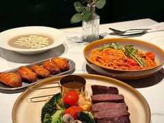 -静香HOUSE·全时段融合餐厅(七星欢乐颂店)