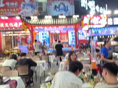-刘姐啤酒鱼民族演艺餐厅(西街总店)