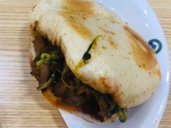 肉夹馍-梅园食堂