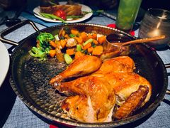 烤有机散养春鸡配小土豆-弦月窗LUNETTE BY AMANDA(复兴路店)