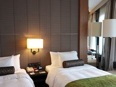 -上海滴水湖皇冠假日酒店