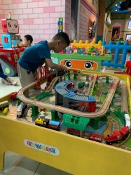 -纽西卡汽车小镇(大悦城店)