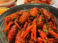 -肥肥虾庄·金牌油焖大虾(汉街SKP店)