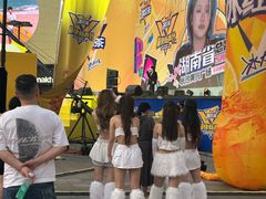 -黄兴南路步行商业街