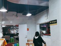 -凤凰路何眼镜香辣蟹(花果园店)