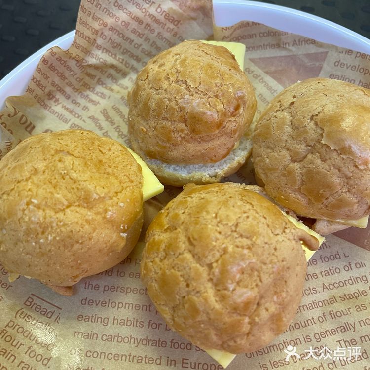 你知道菠萝包和菠萝油的区别吗❓菠萝包里没菠萝