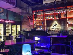 -UP嘻哈酒吧(粉巢店)