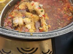 -阿瓦山寨·湘菜现炒·剁椒鱼头王(咸阳总店)