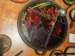 -周小明火锅(黑金冠社区店)