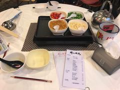 -鲜入围煮花胶鸡海鲜火锅