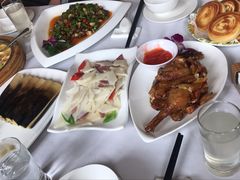 -一栋洋楼云南菜馆