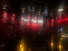 -FOUR PLAY BAR