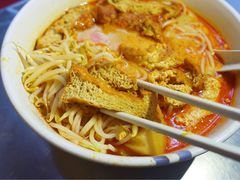 -亚王咖喱鸡米粉面