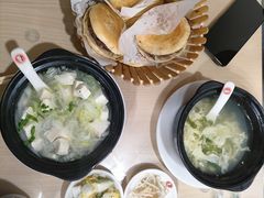 -闫家驴肉老店(华电一校店)