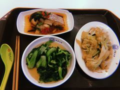 -同济大学本部学苑饮食广场