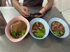 -Kha Mu Charoensang(Silom)