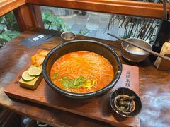 -银米·云南传统过桥米线(双廊黑金冠店)