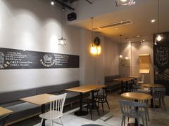 用餐区-HELLO 27 意面·沙拉·帕尼尼