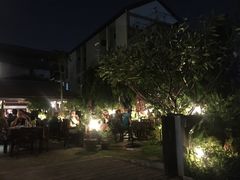 -Dash Teak House
