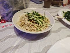 -肥肥虾庄·金牌油焖大虾(首义路店)