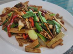 -自游人·美食一楼