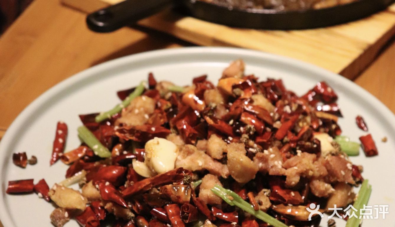 沈阳探店 ins风玻璃房的露天帐篷餐厅