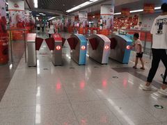 -新百广场(地铁站)