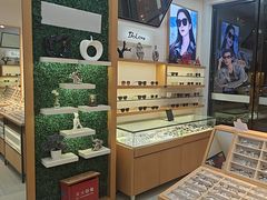 -光明眼镜·蔡司授权(徐泾店)