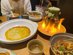 锅巴牛腩-吃饭皇帝大土家民族菜(正大广场店)