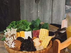 -湊湊火锅·茶憩(杭州湖滨银泰in77店)