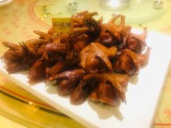 招牌烤乳鸽-石岐佬中山菜馆(张溪店)