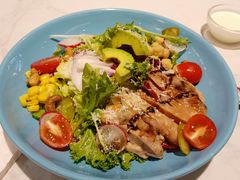牛油果烤鸡精选沙律配酸奶 汁-卡朋西餐(大信新都汇店)