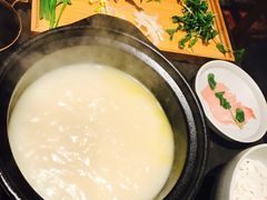 -云海肴·汽锅鸡·云南菜(天山百盛优客店)