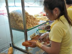 -Bánh Mì Huynh Hoa