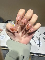 -甲·铺轻奢美甲美睫