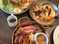 烤猪肘配酸菜和土豆泥-宝莱纳餐厅(滨江店)